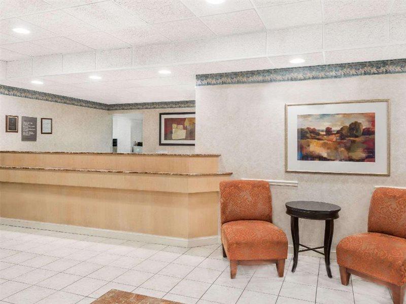 Howard Johnson By Wyndham Amherst Hadley Esterno foto